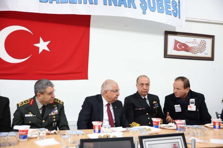 Bakan Güler'den şehit ailelerine taziye ziyareti